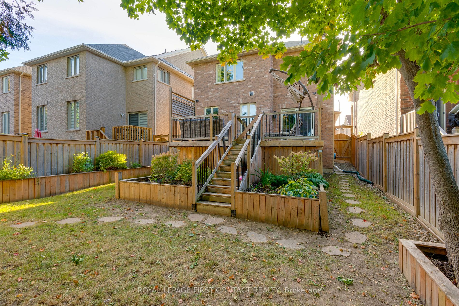 2192 Dawson Cres
