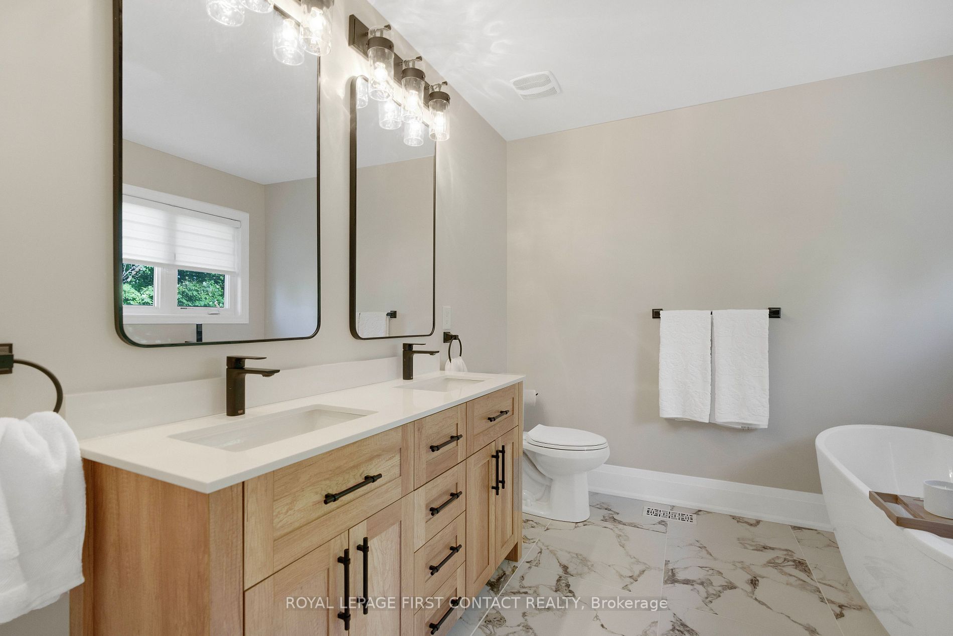 2192 Dawson Cres