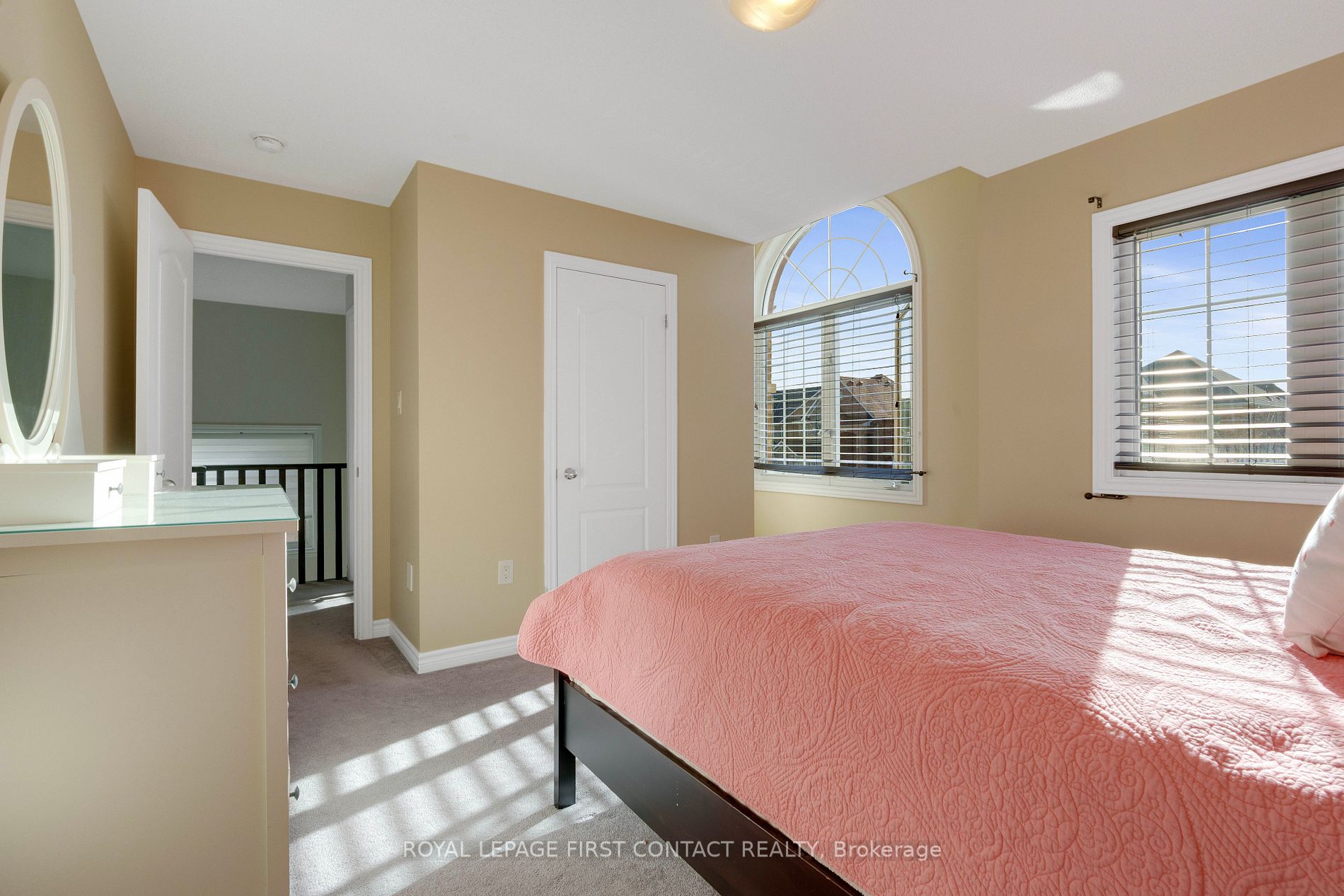 2192 Dawson Cres