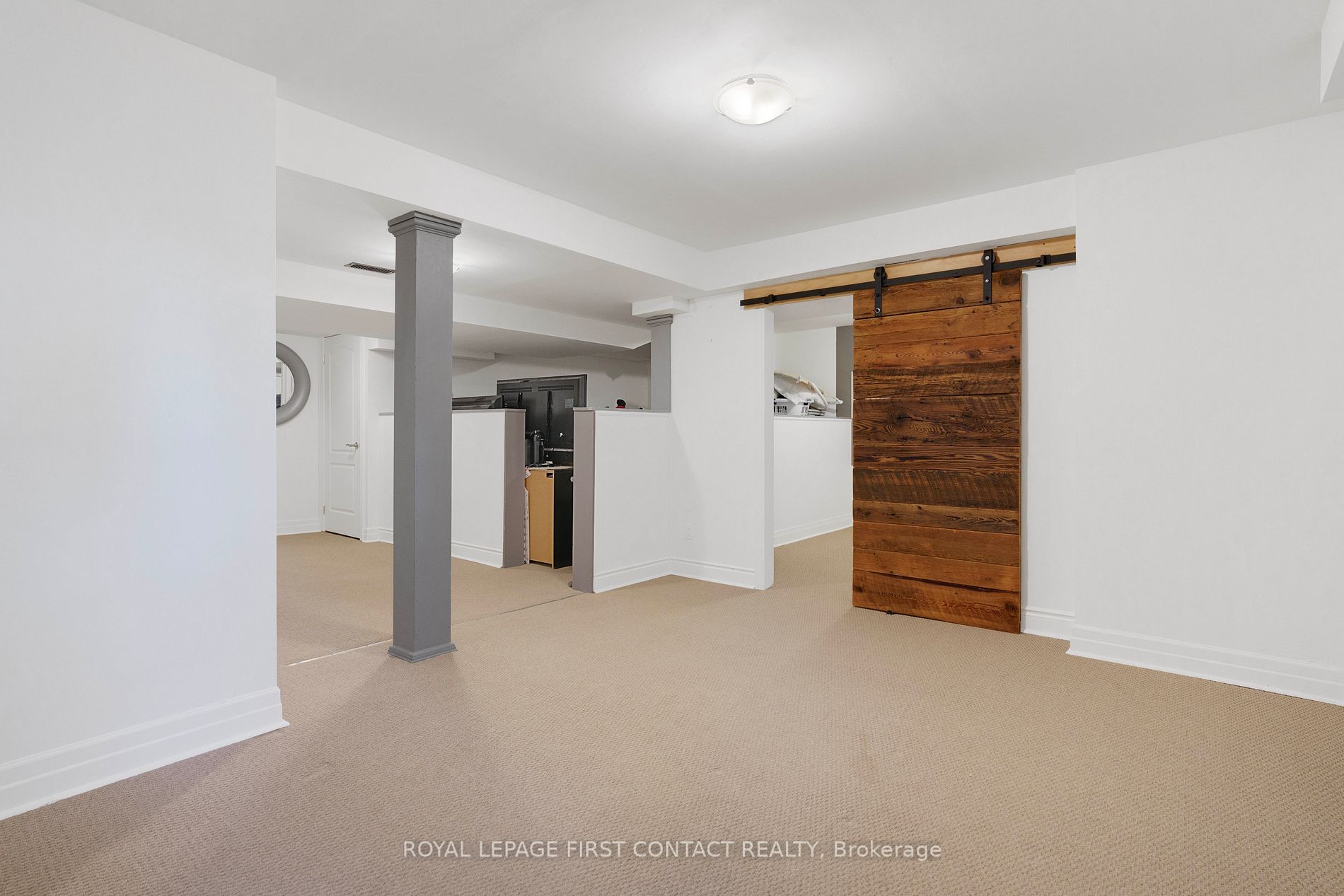 2192 Dawson Cres