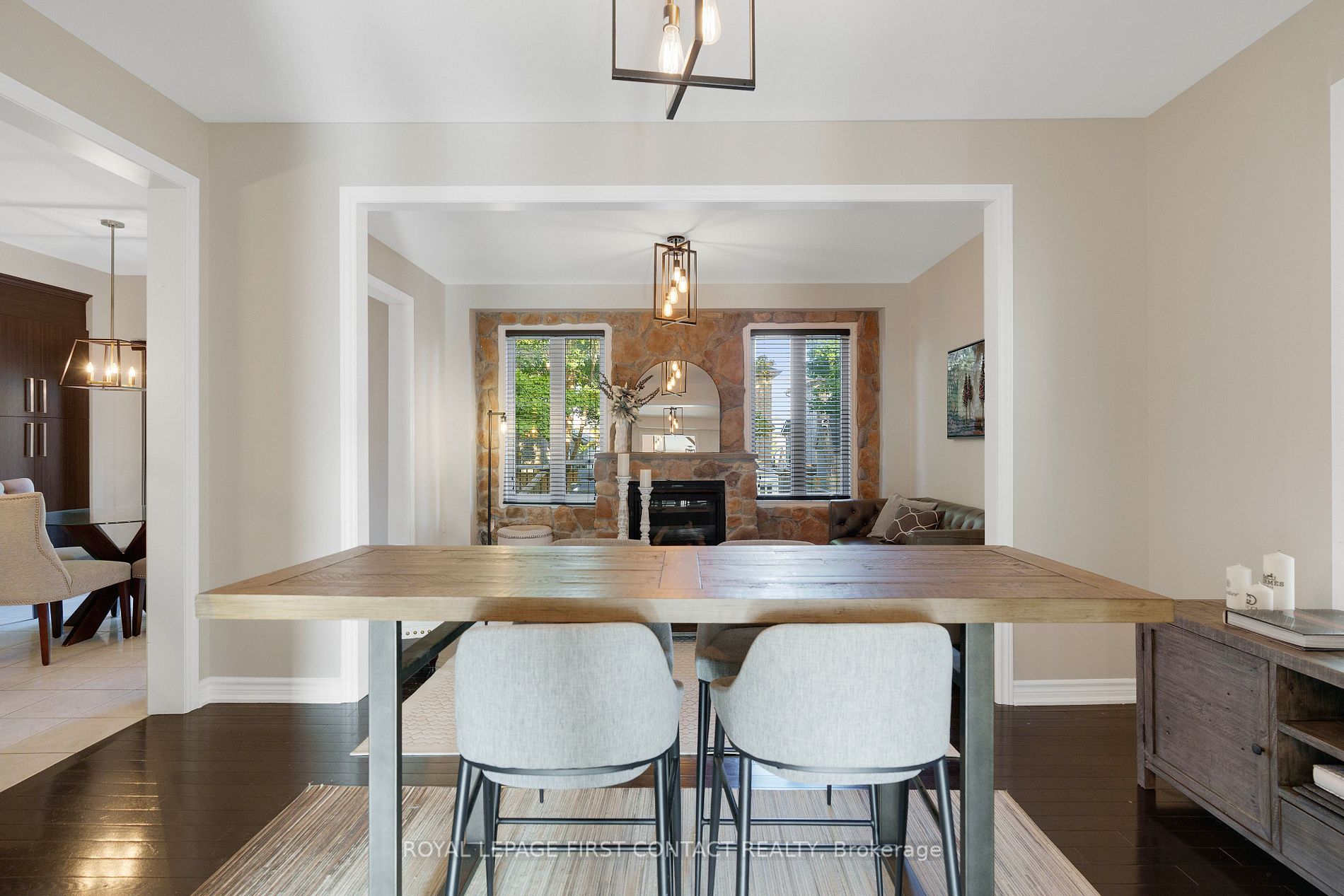 2192 Dawson Cres