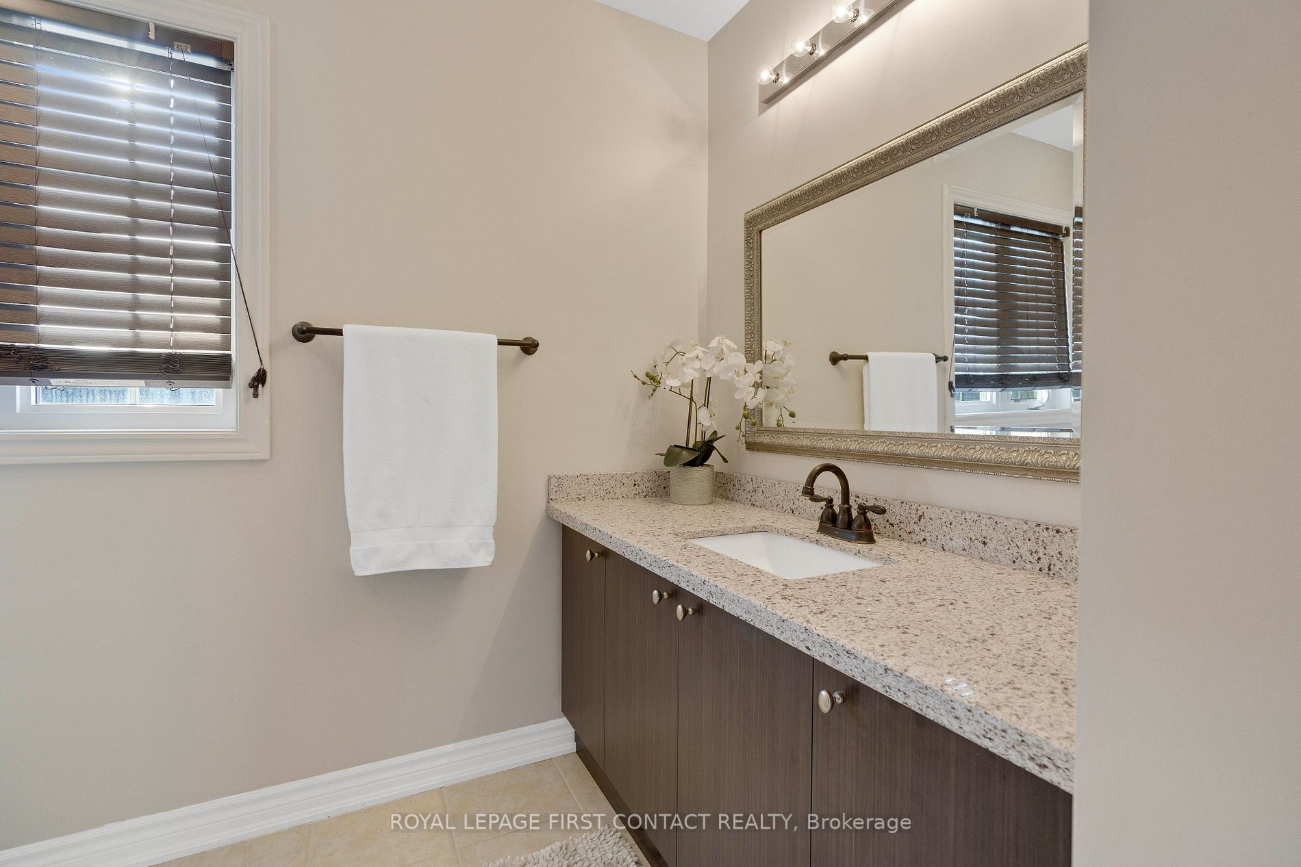 2192 Dawson Cres