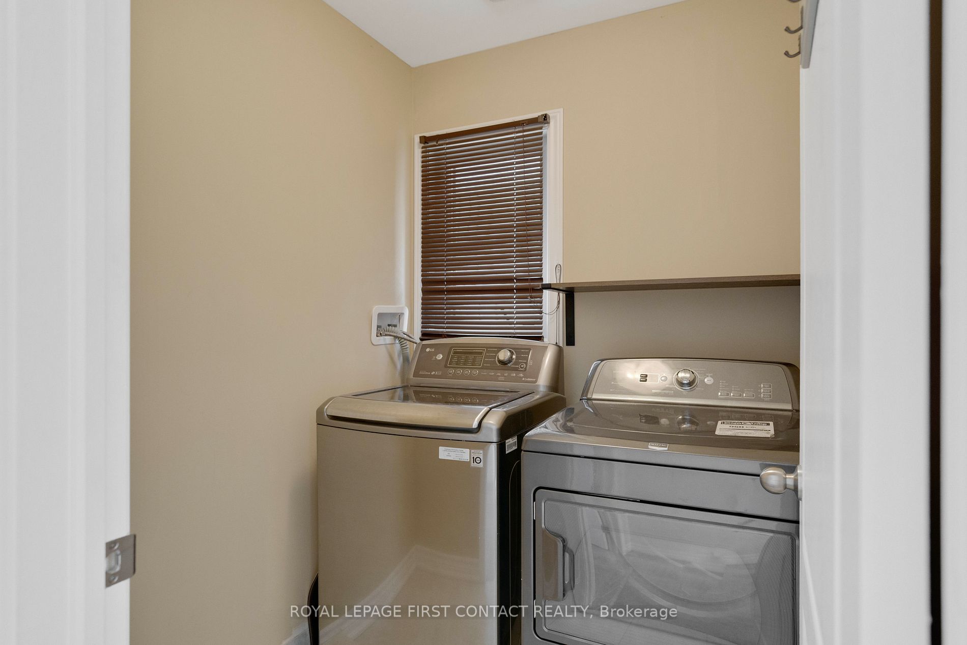 2192 Dawson Cres