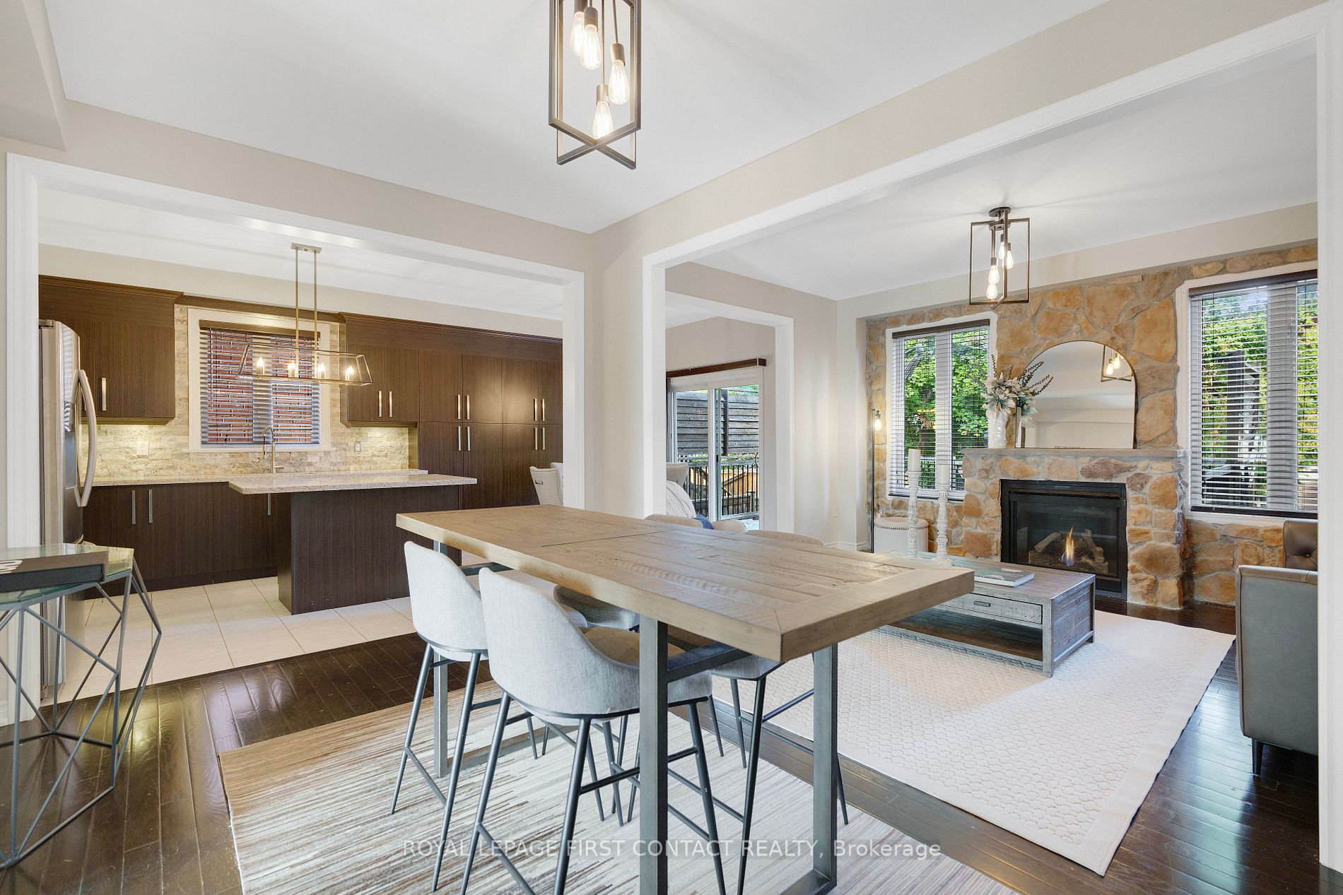 2192 Dawson Cres