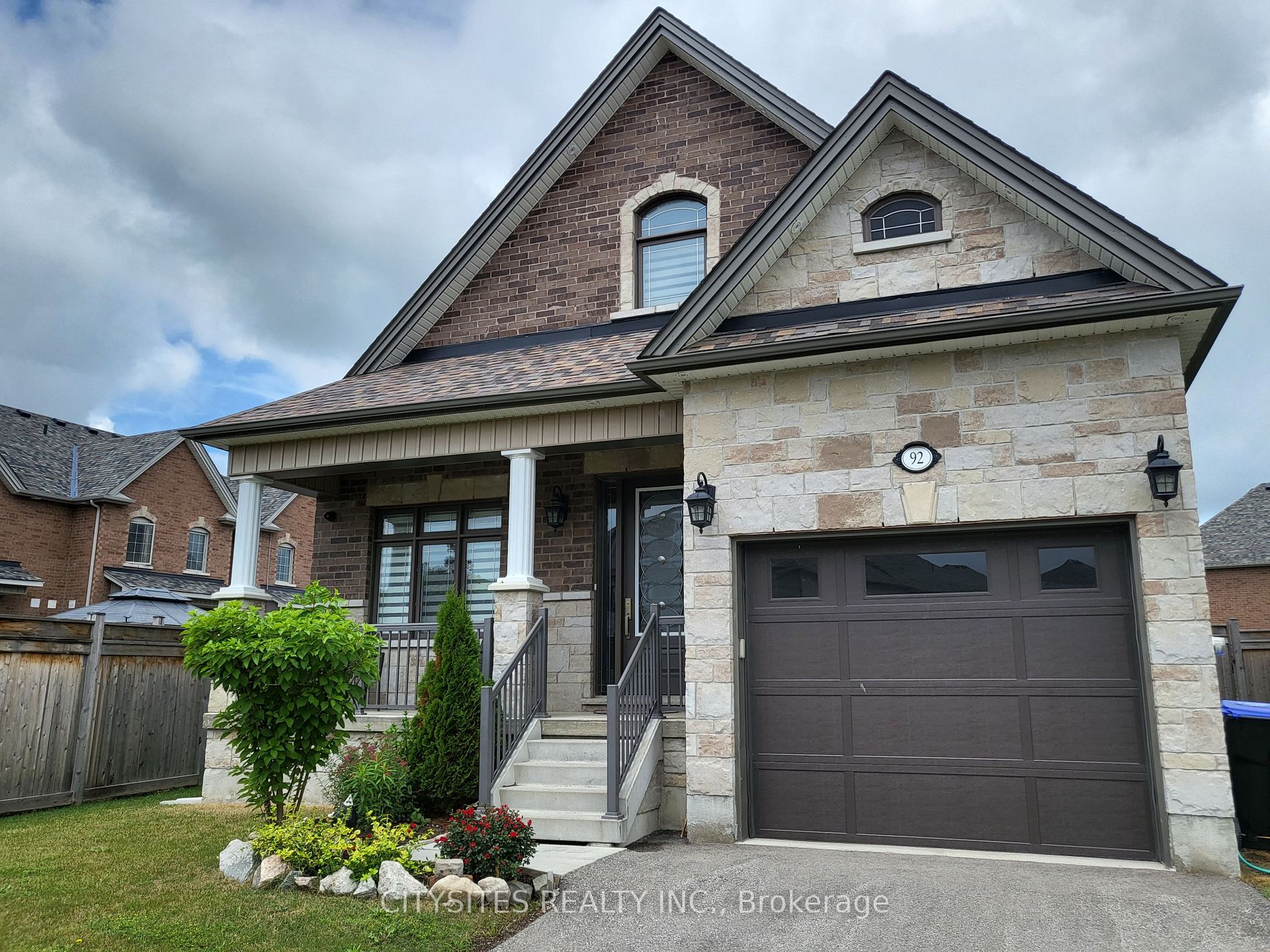 92 Holt Dr