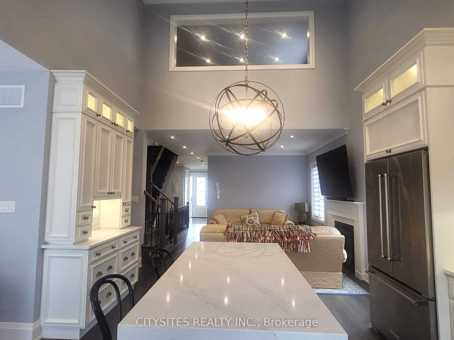 92 Holt Dr