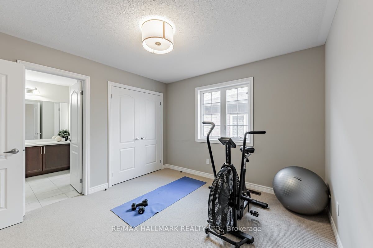 92 Glenheron Cres