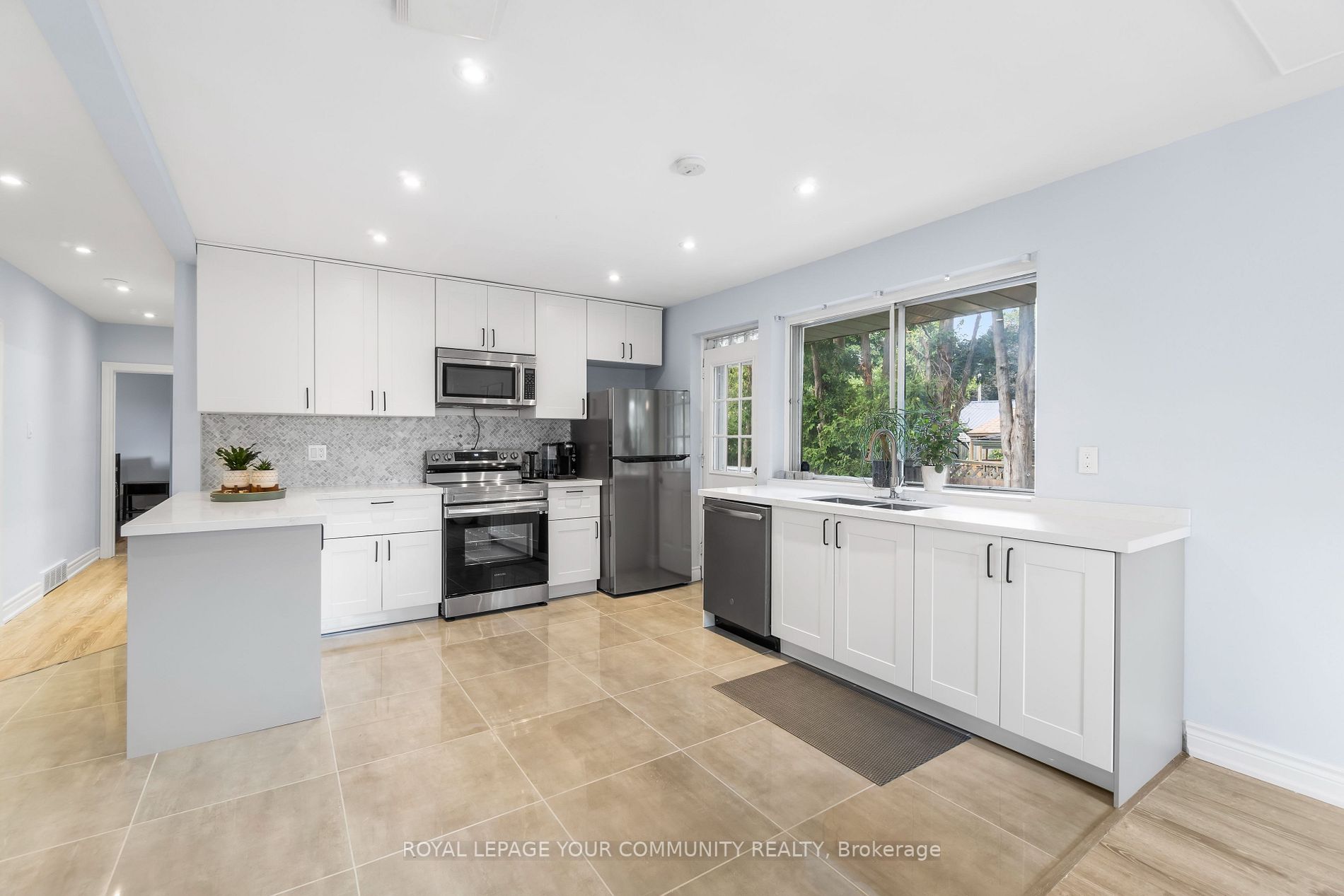 29 Starlight Crescent E