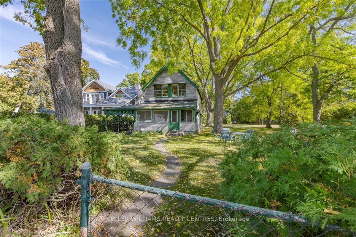 275 Lake Drive N