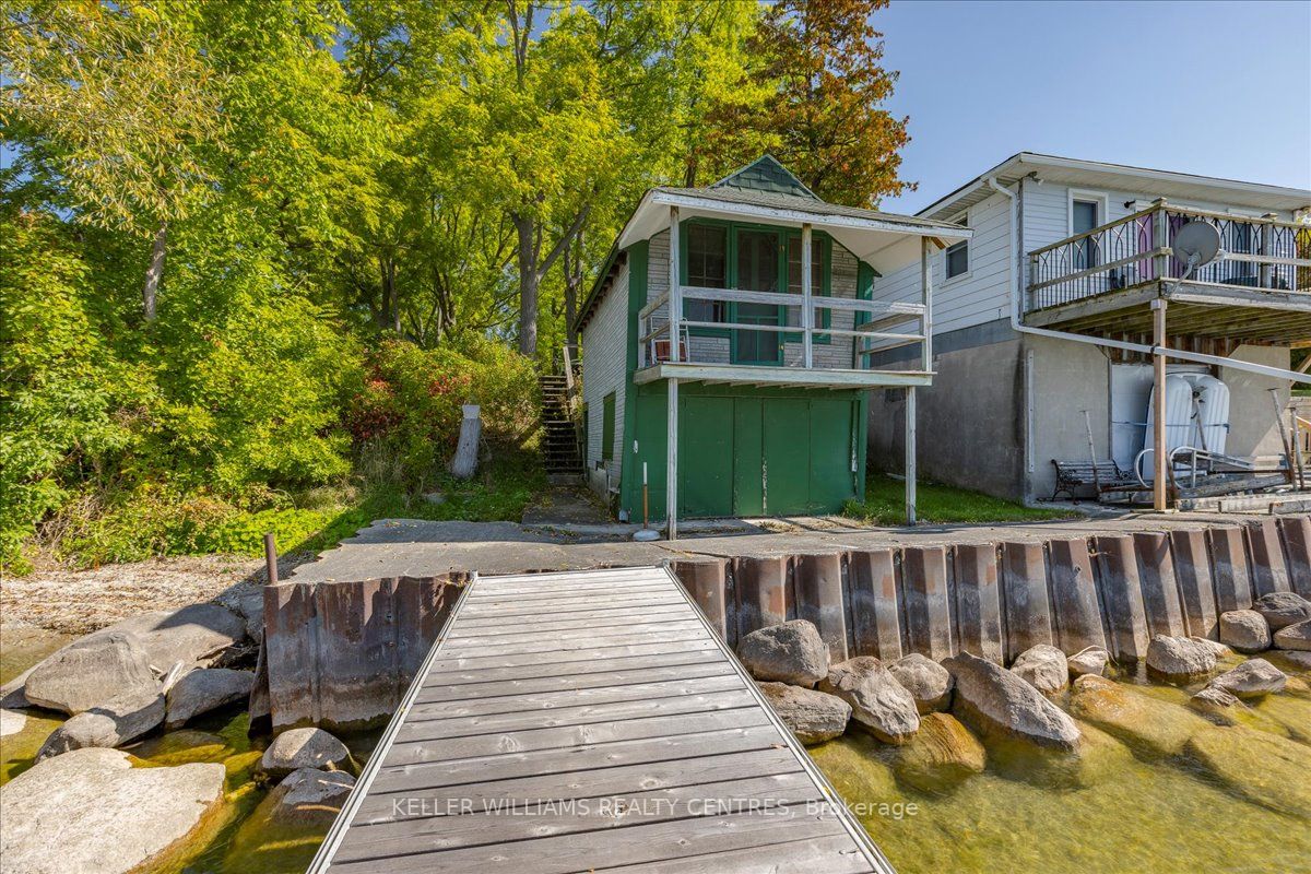 275 Lake Drive N