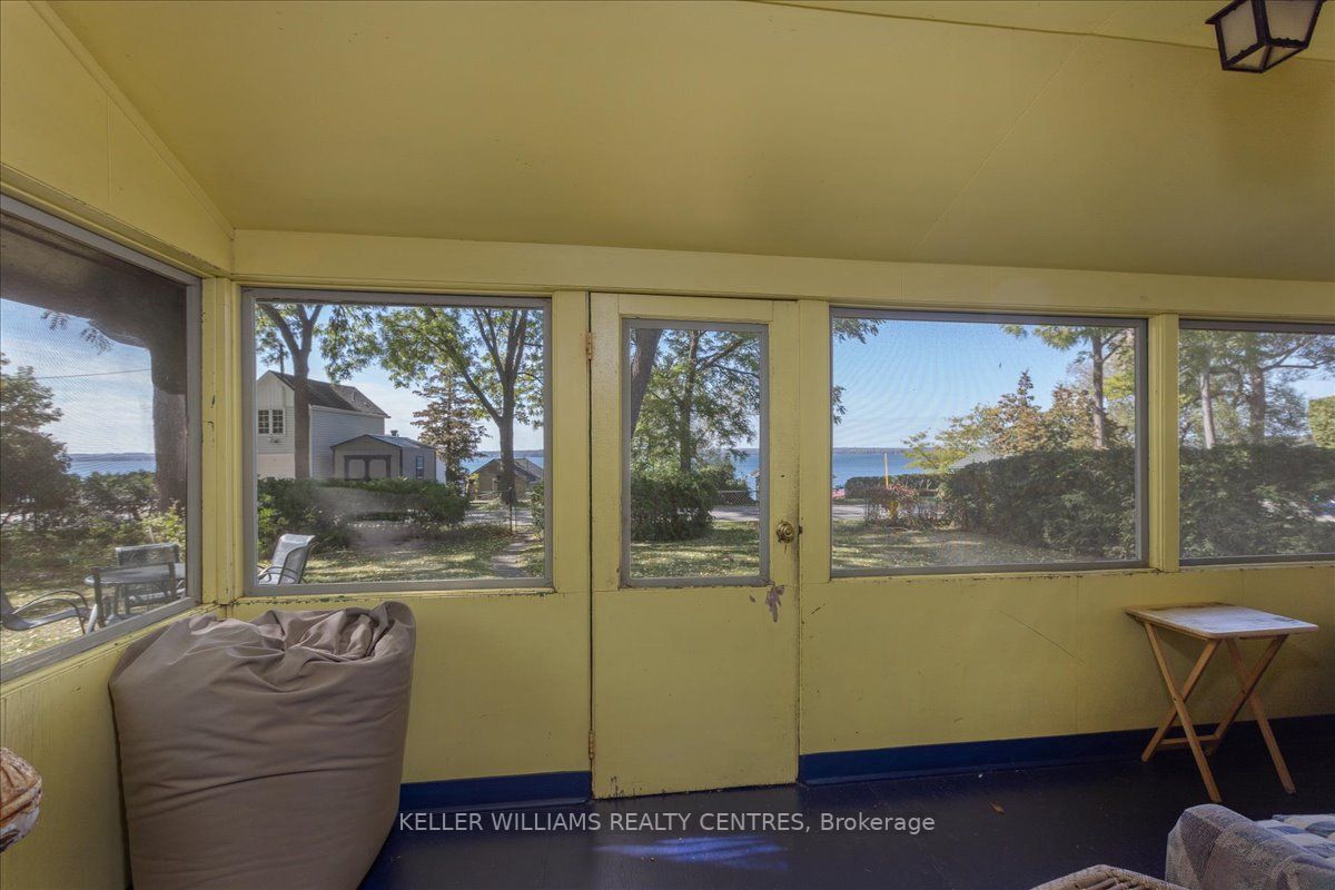 275 Lake Drive N