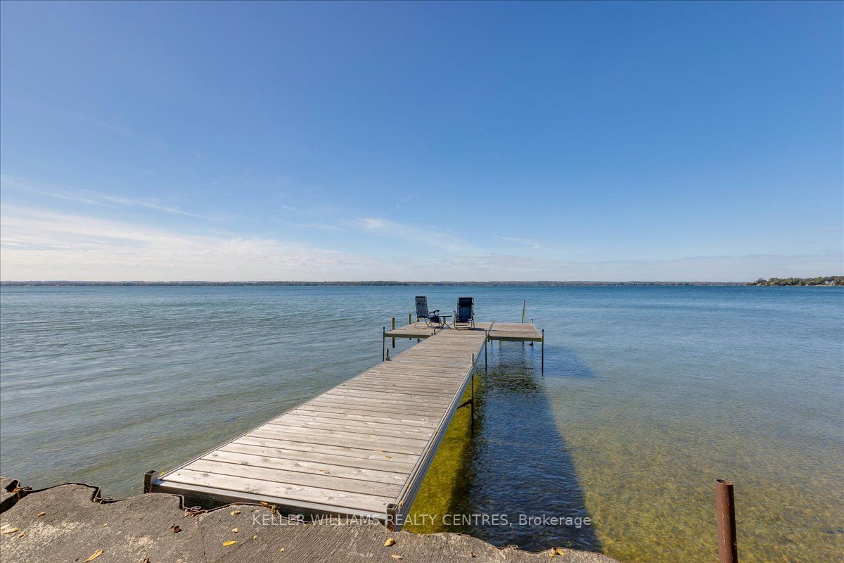 275 Lake Drive N