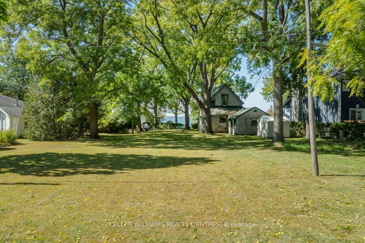 275 Lake Drive N