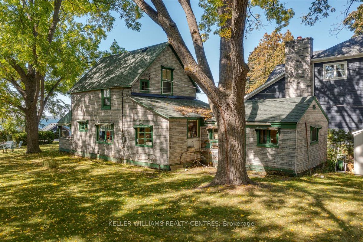 275 Lake Drive N