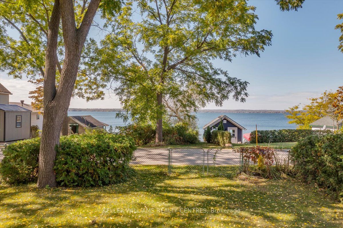 275 Lake Drive N