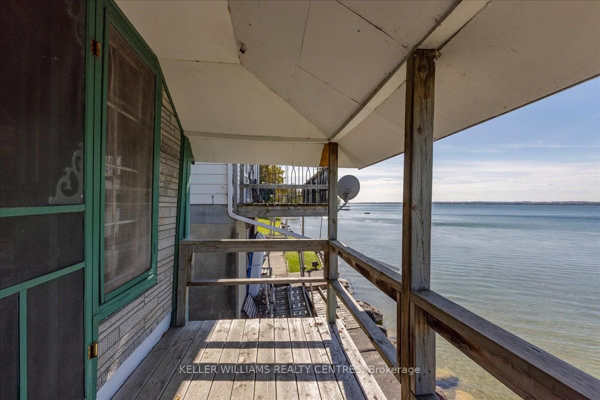 275 Lake Drive N