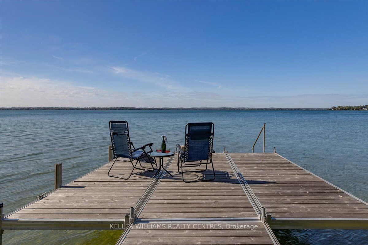 275 Lake Drive N