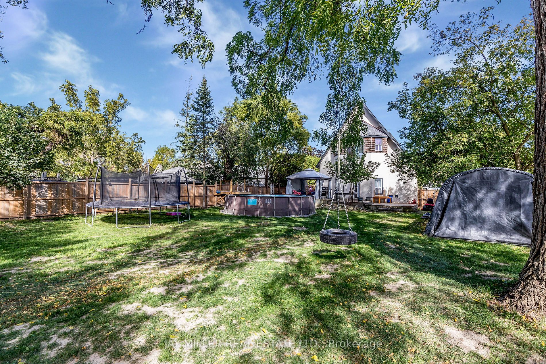 20366 Leslie Street