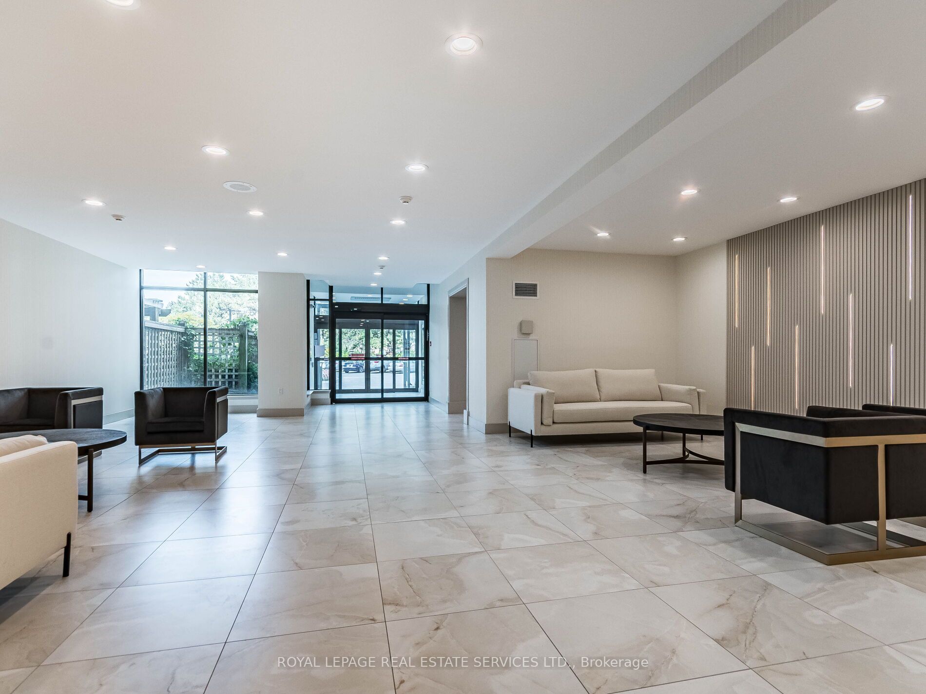 32 Clarissa Drive, #121