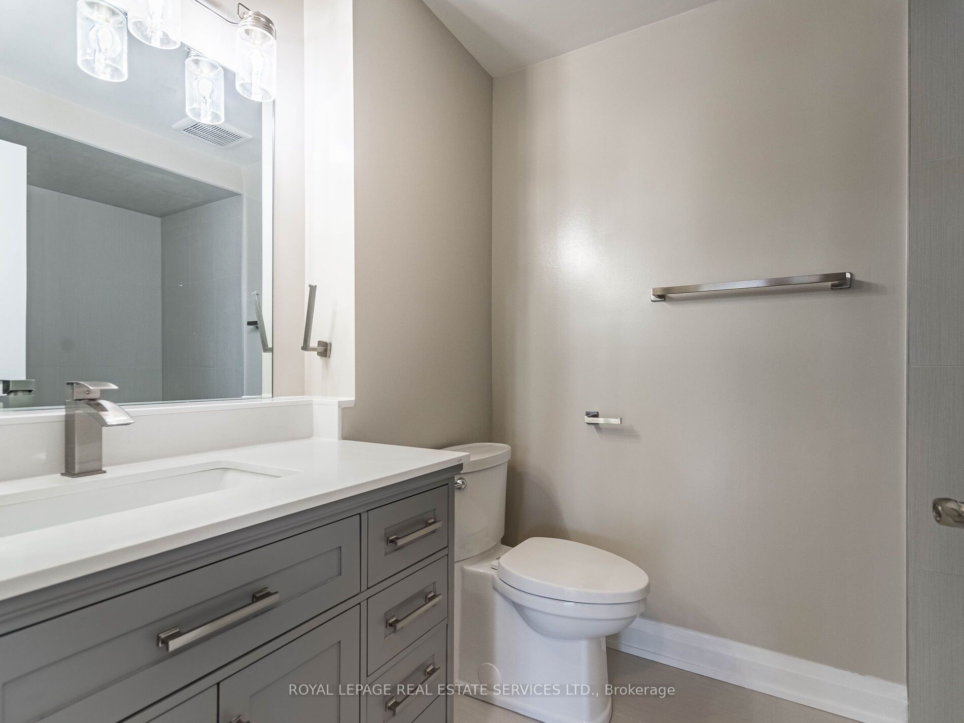 32 Clarissa Drive, #121