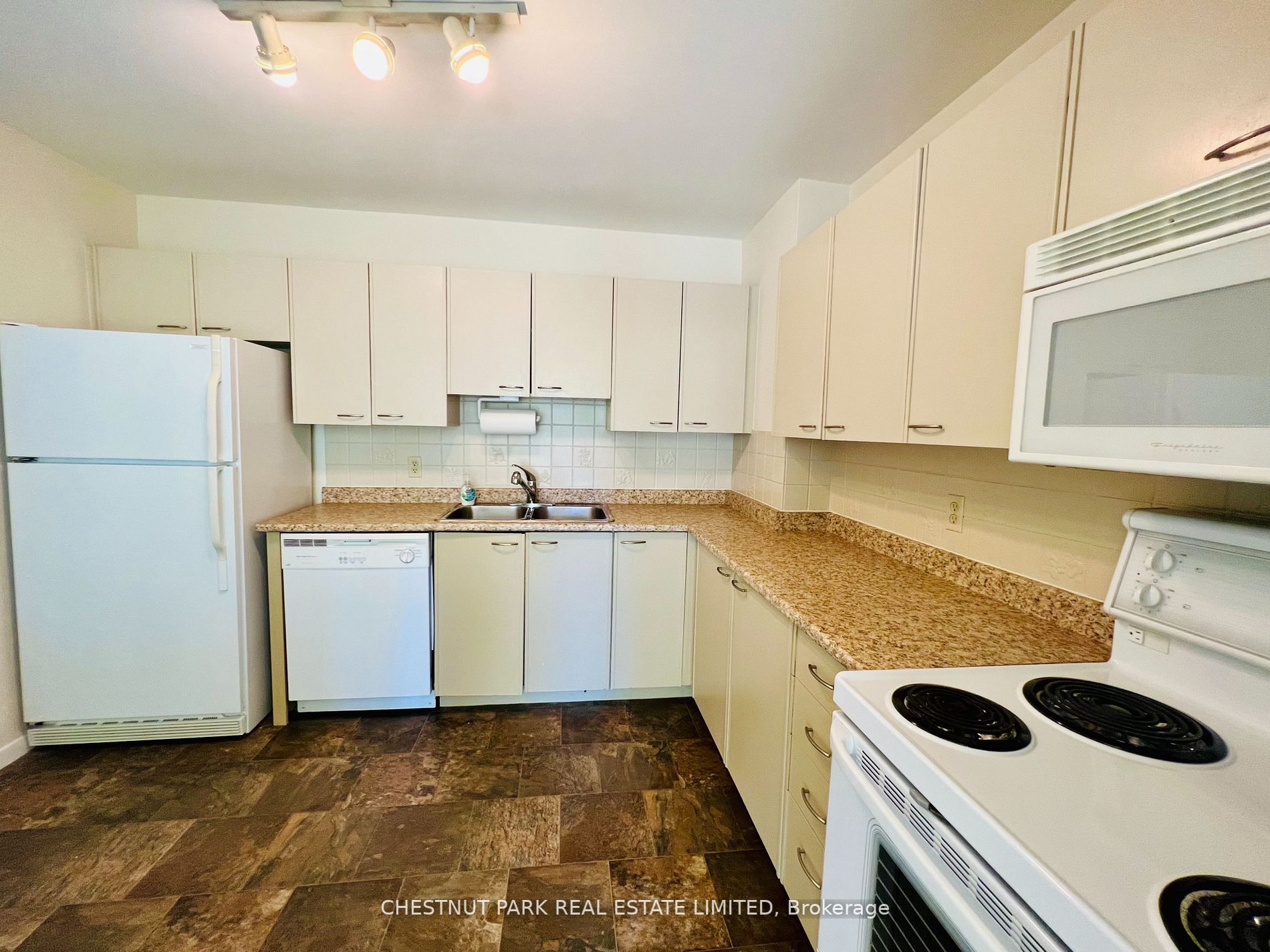 155 Main St N, #223