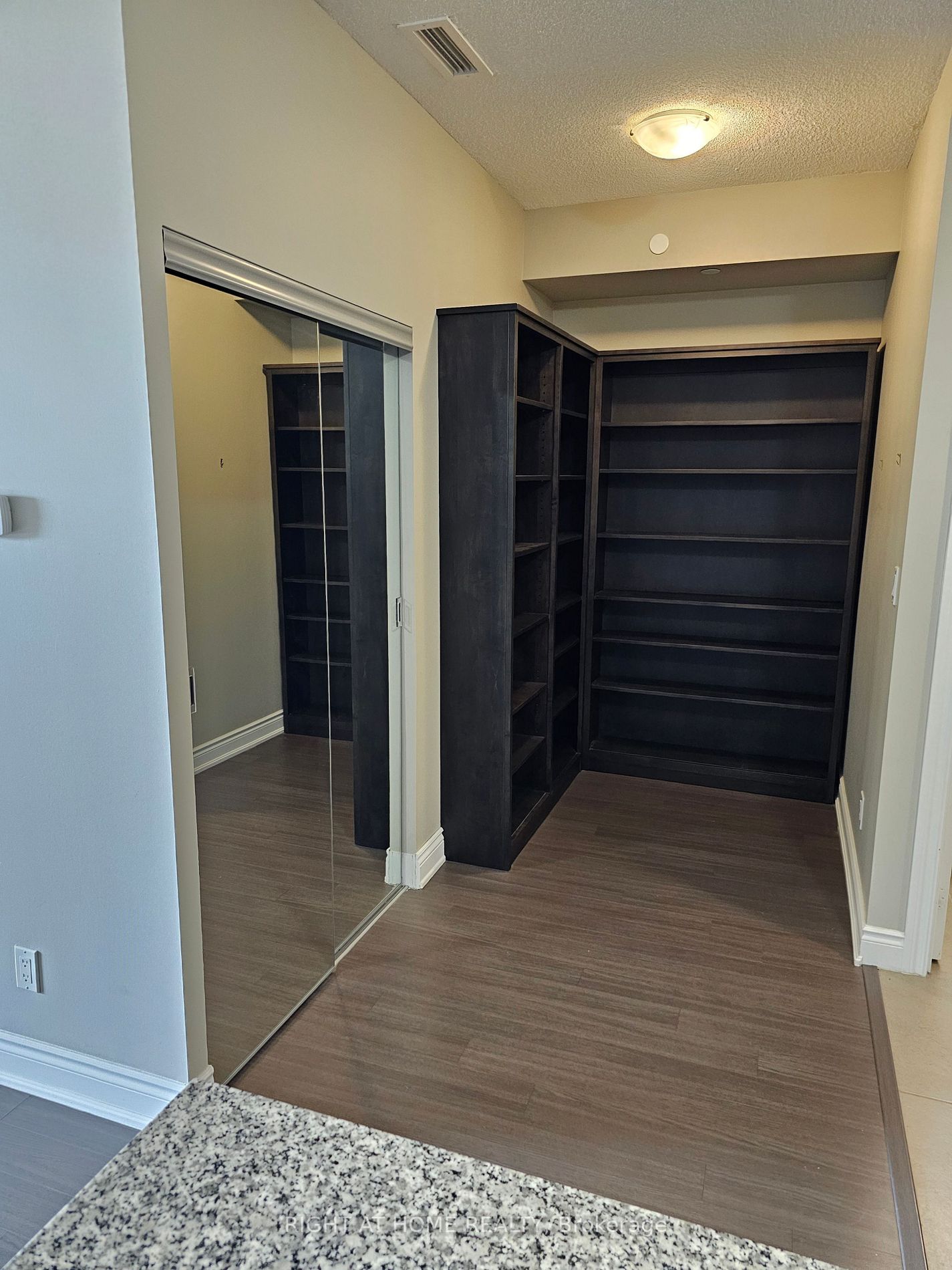 325 South Park Rd, #511