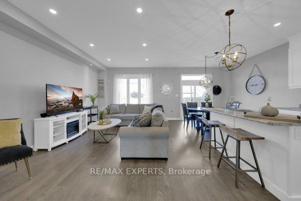 8 Walls Cres