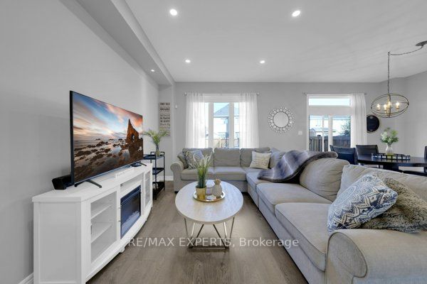 8 Walls Cres