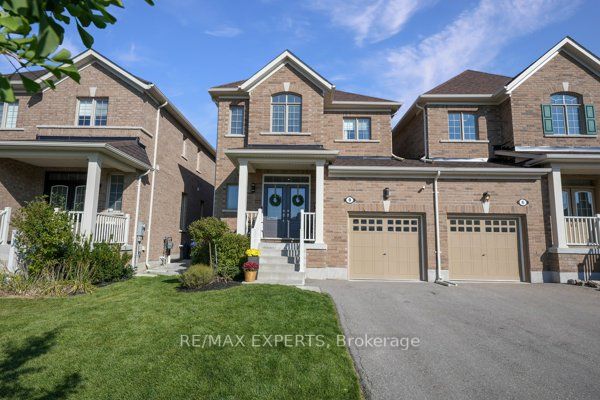 8 Walls Cres
