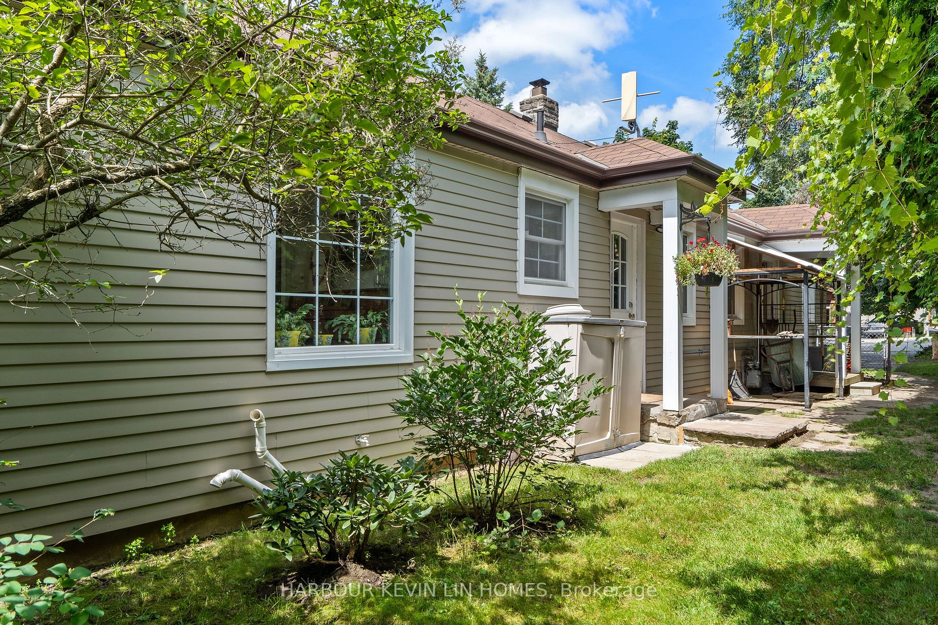 109 Highland Lane