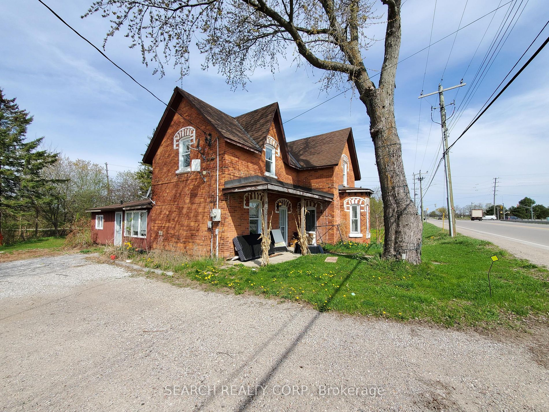 203 Barrie St