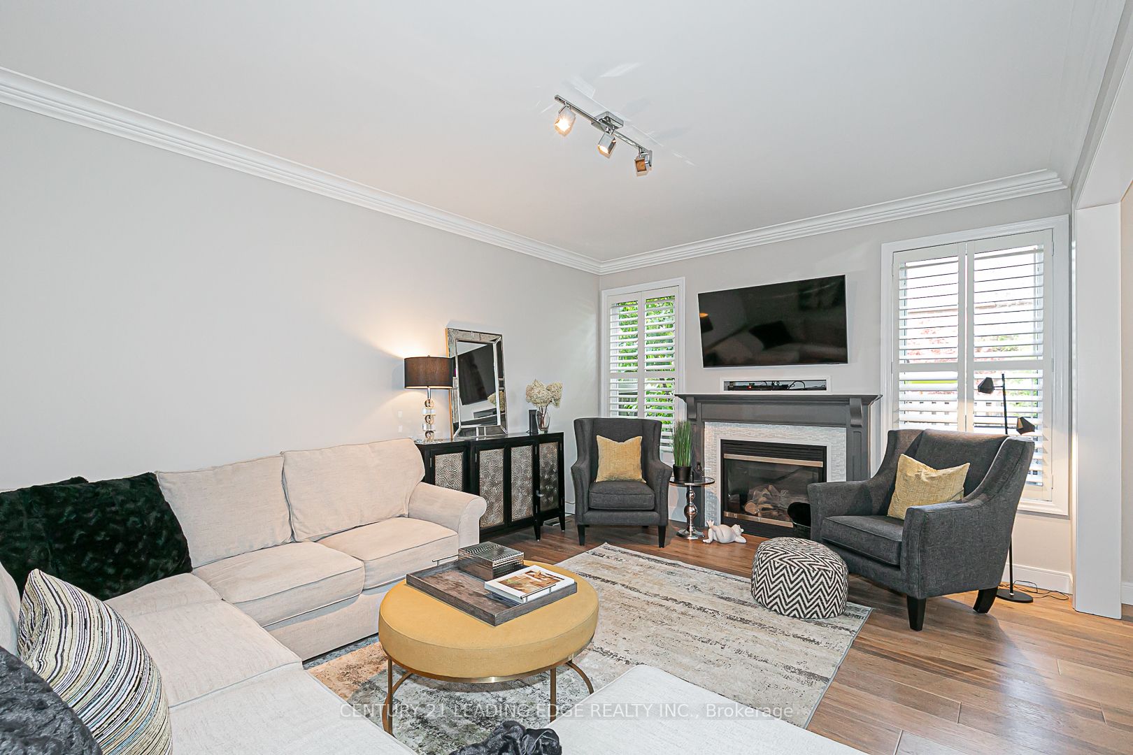 65 Hiram Johnson Rd