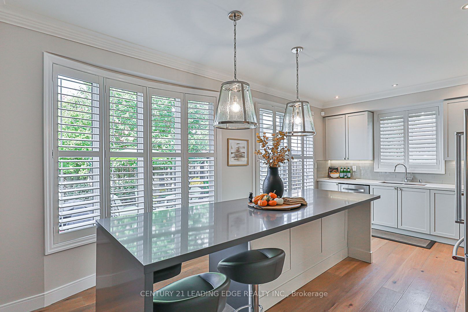 65 Hiram Johnson Rd