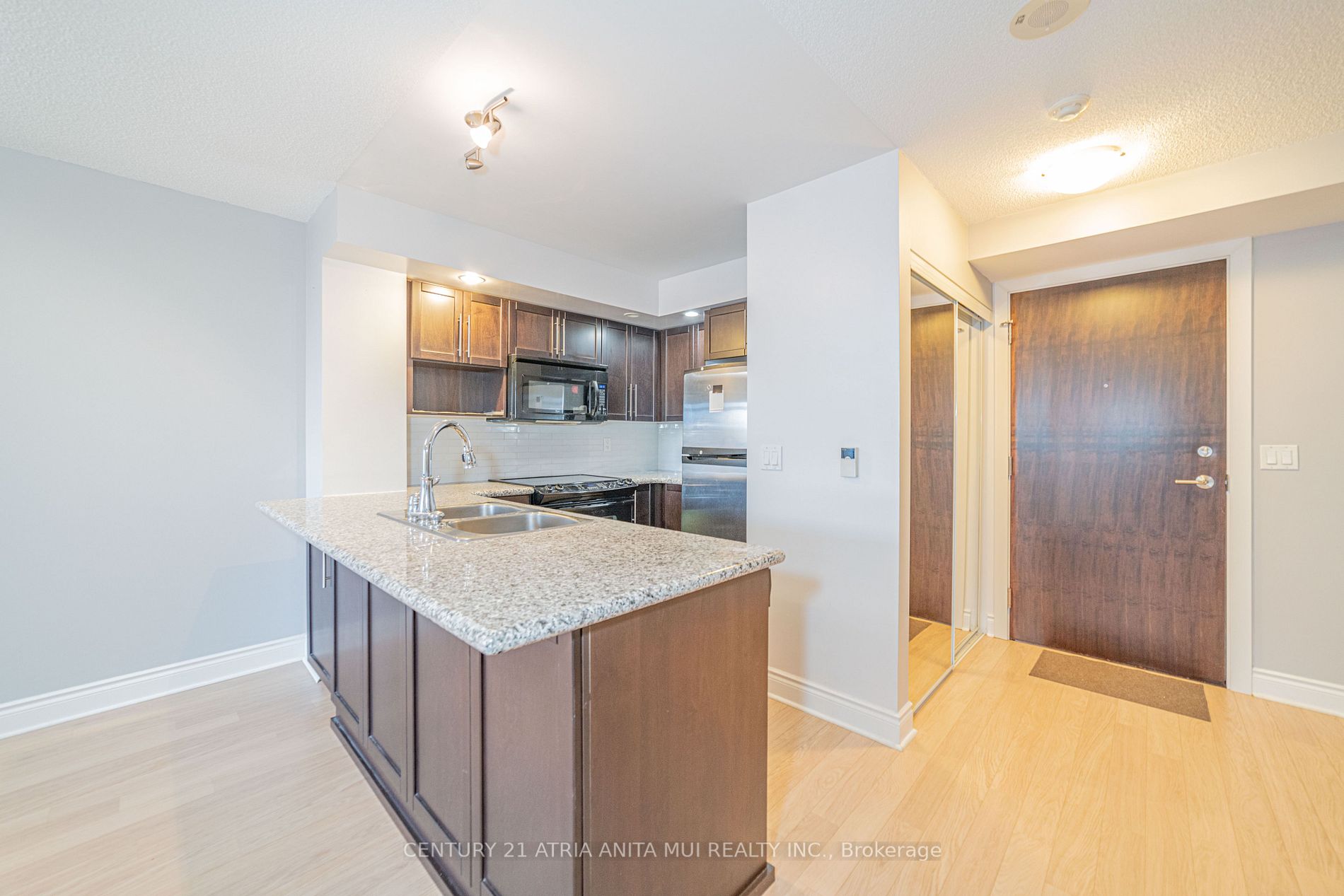 23 Cox Blvd, #882