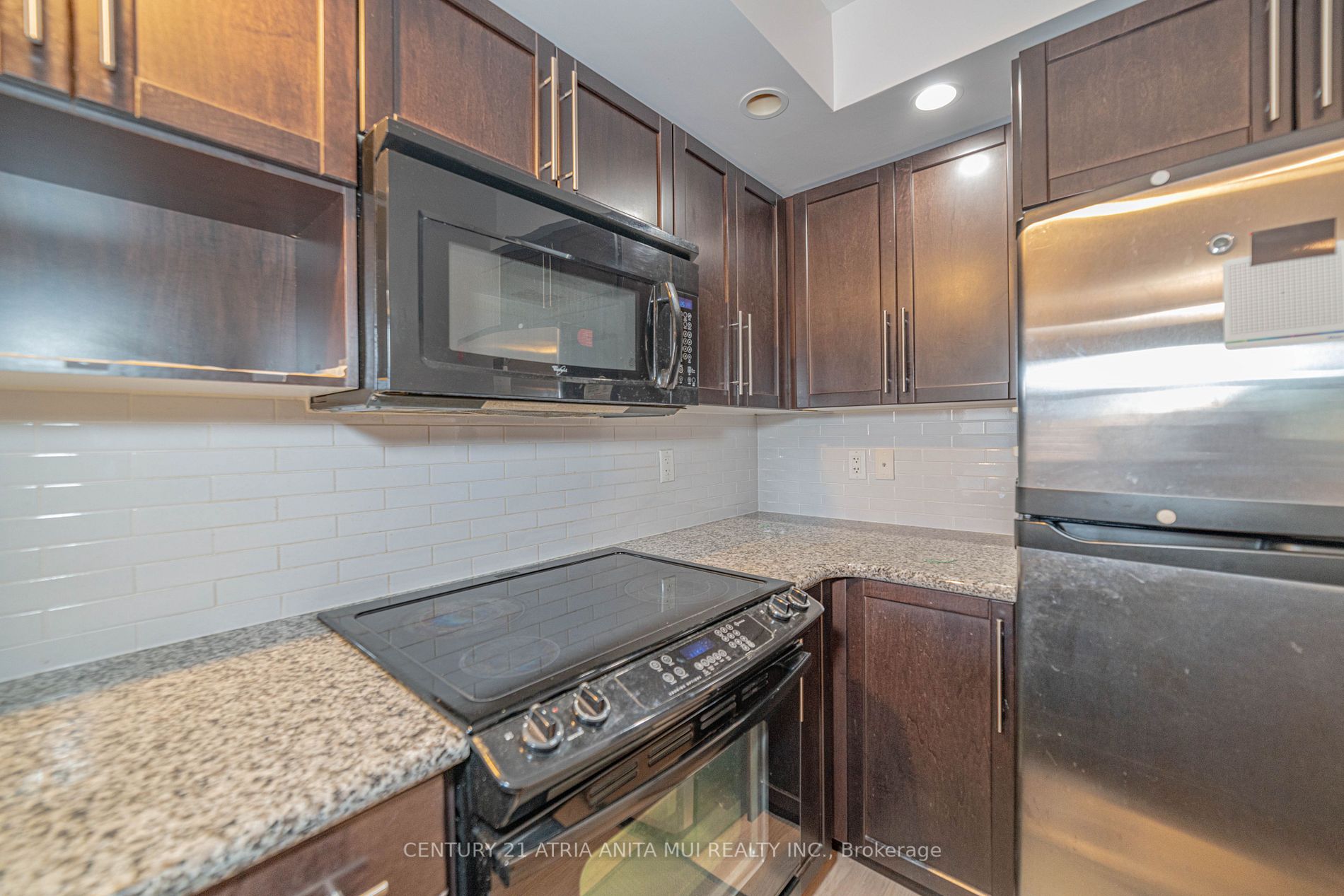 23 Cox Blvd, #882