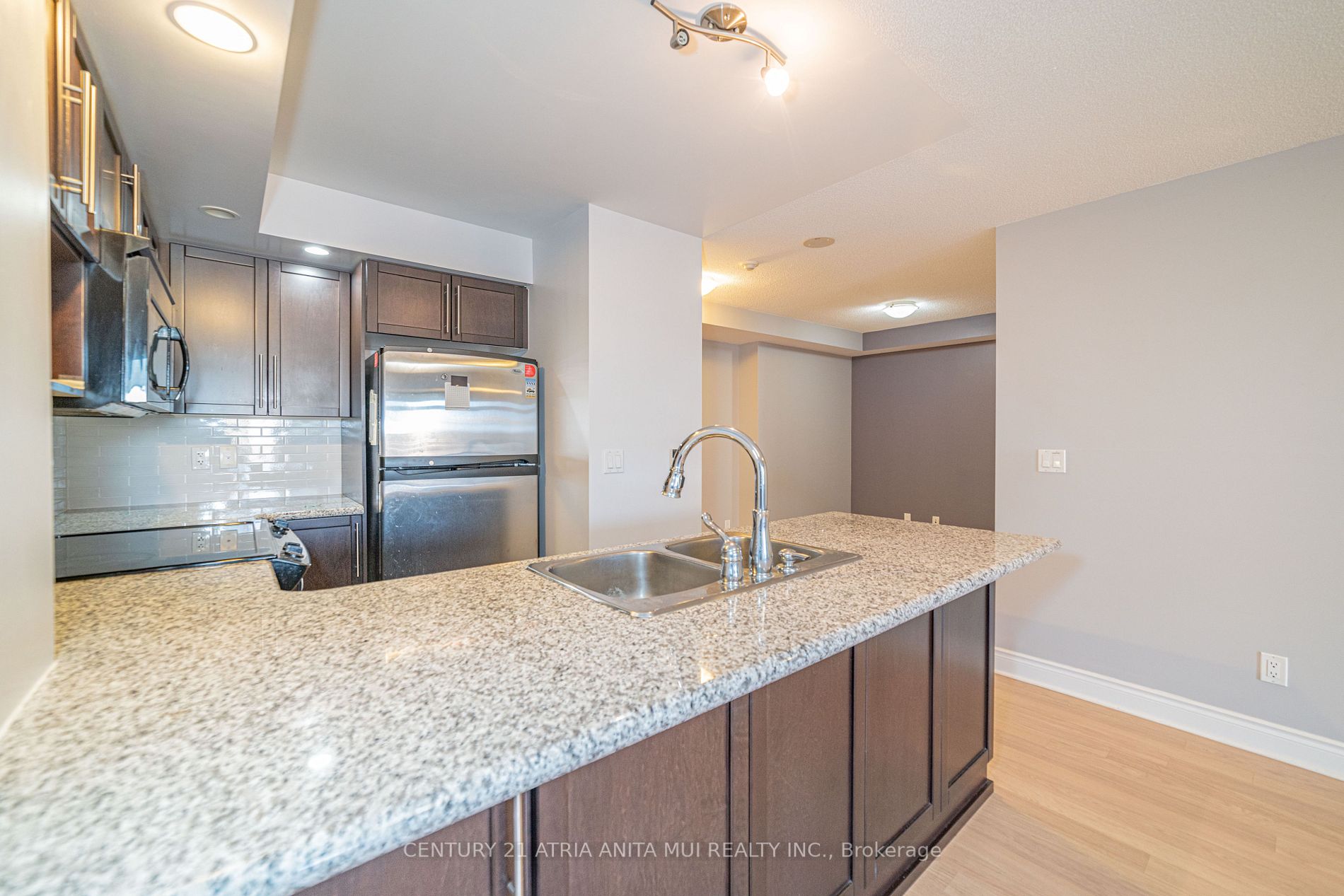 23 Cox Blvd, #882