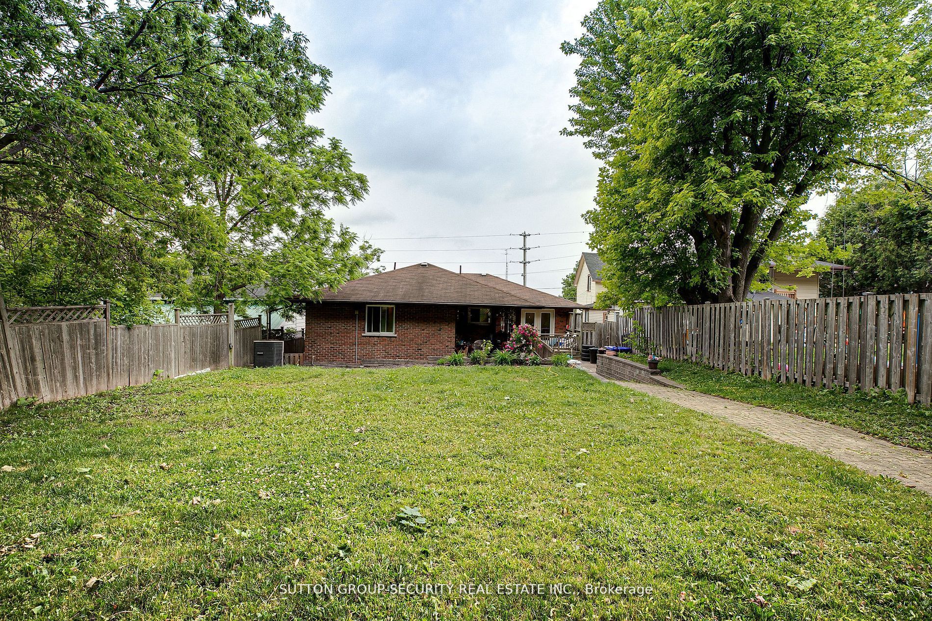 97 John St E