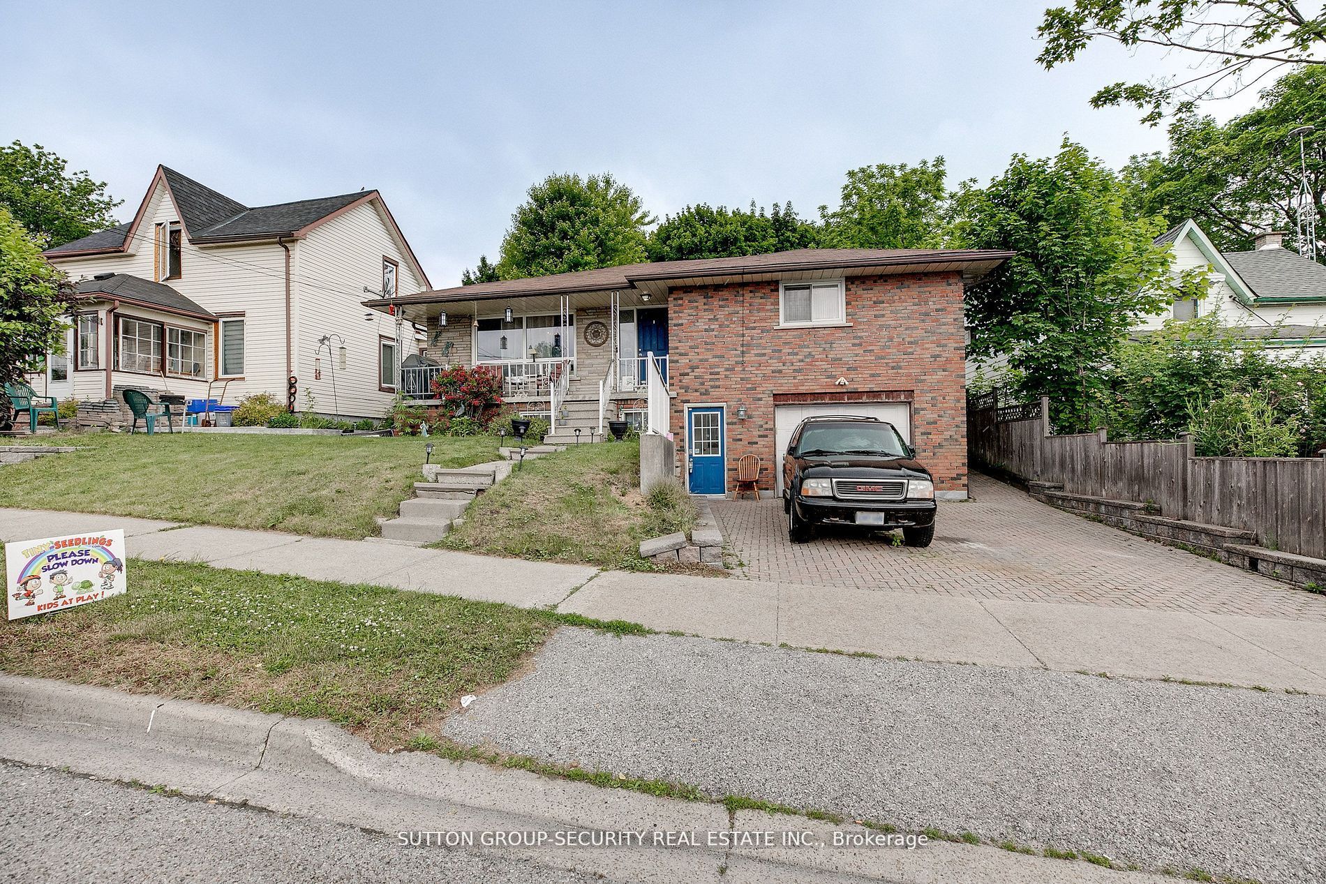 97 John St E