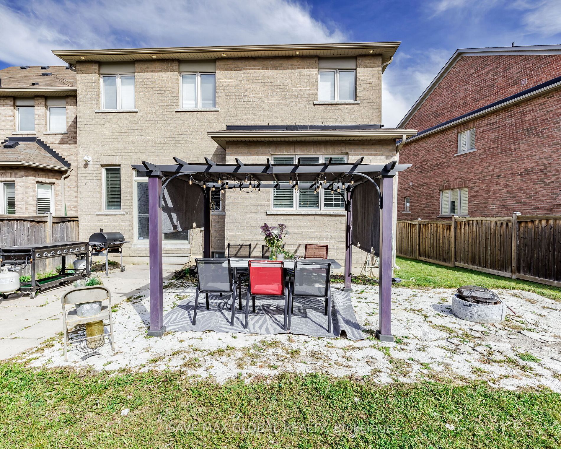 865 Memorial Circle