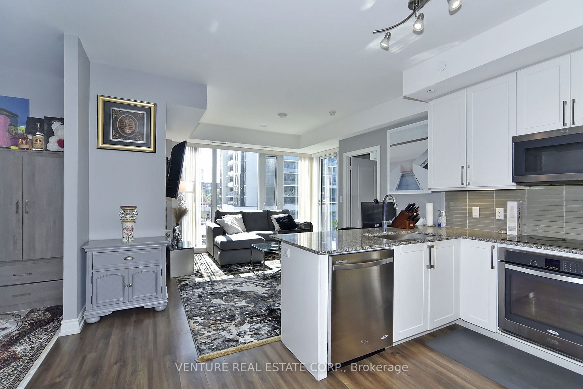 9608 Yonge St, #308