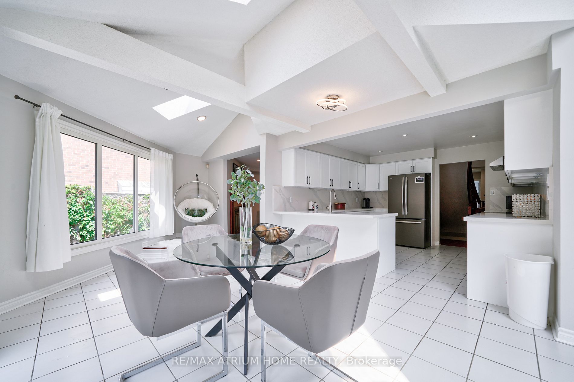 4 Greystone Rd