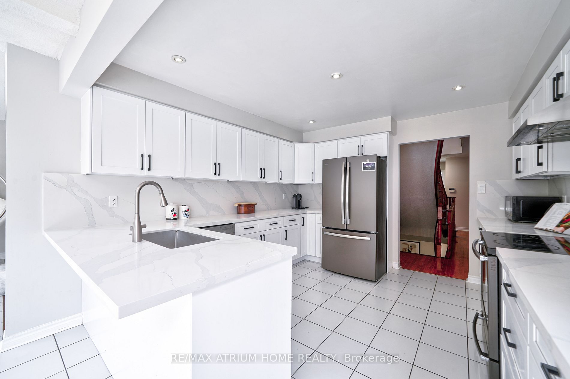 4 Greystone Rd