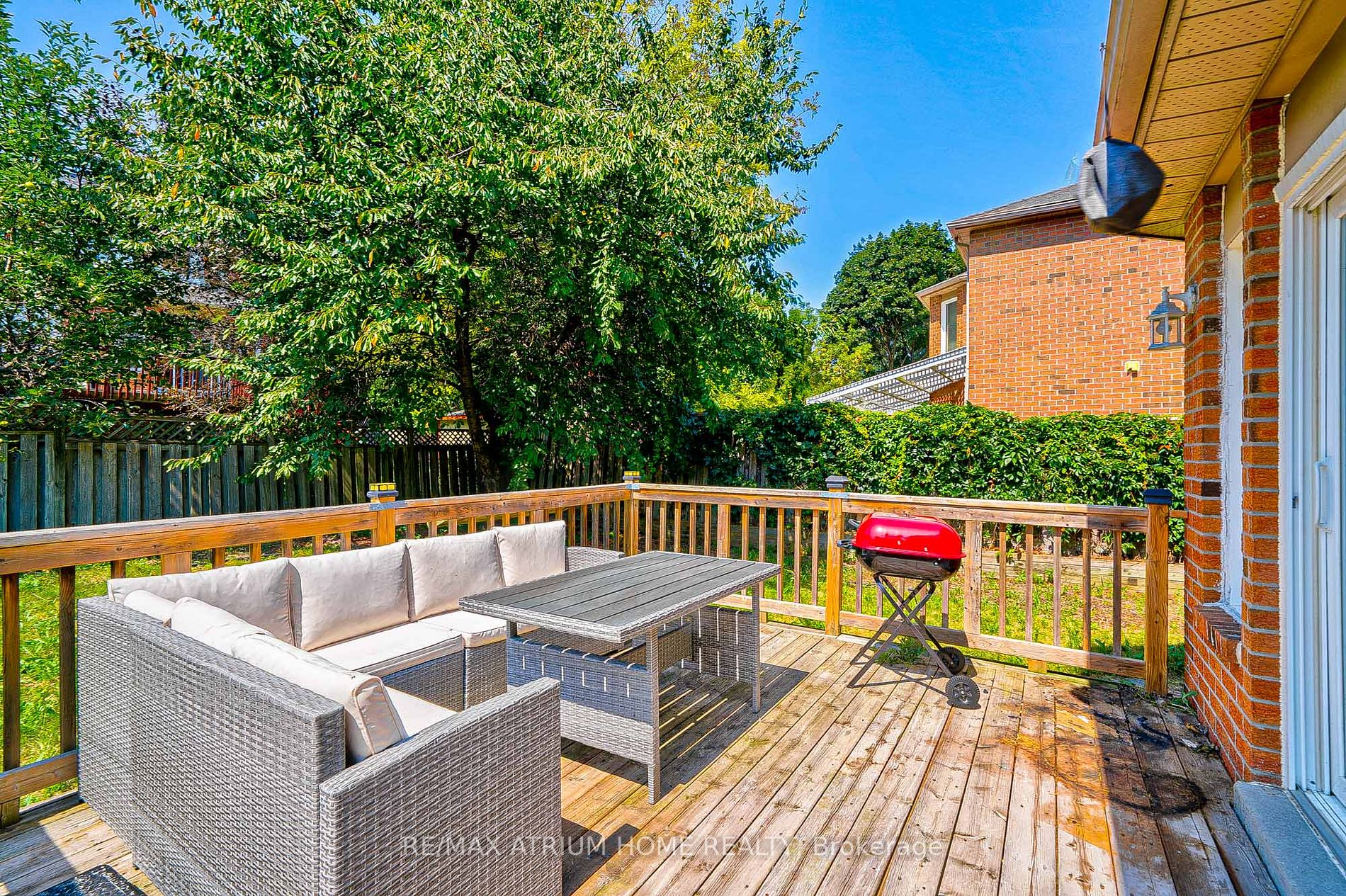 4 Greystone Rd