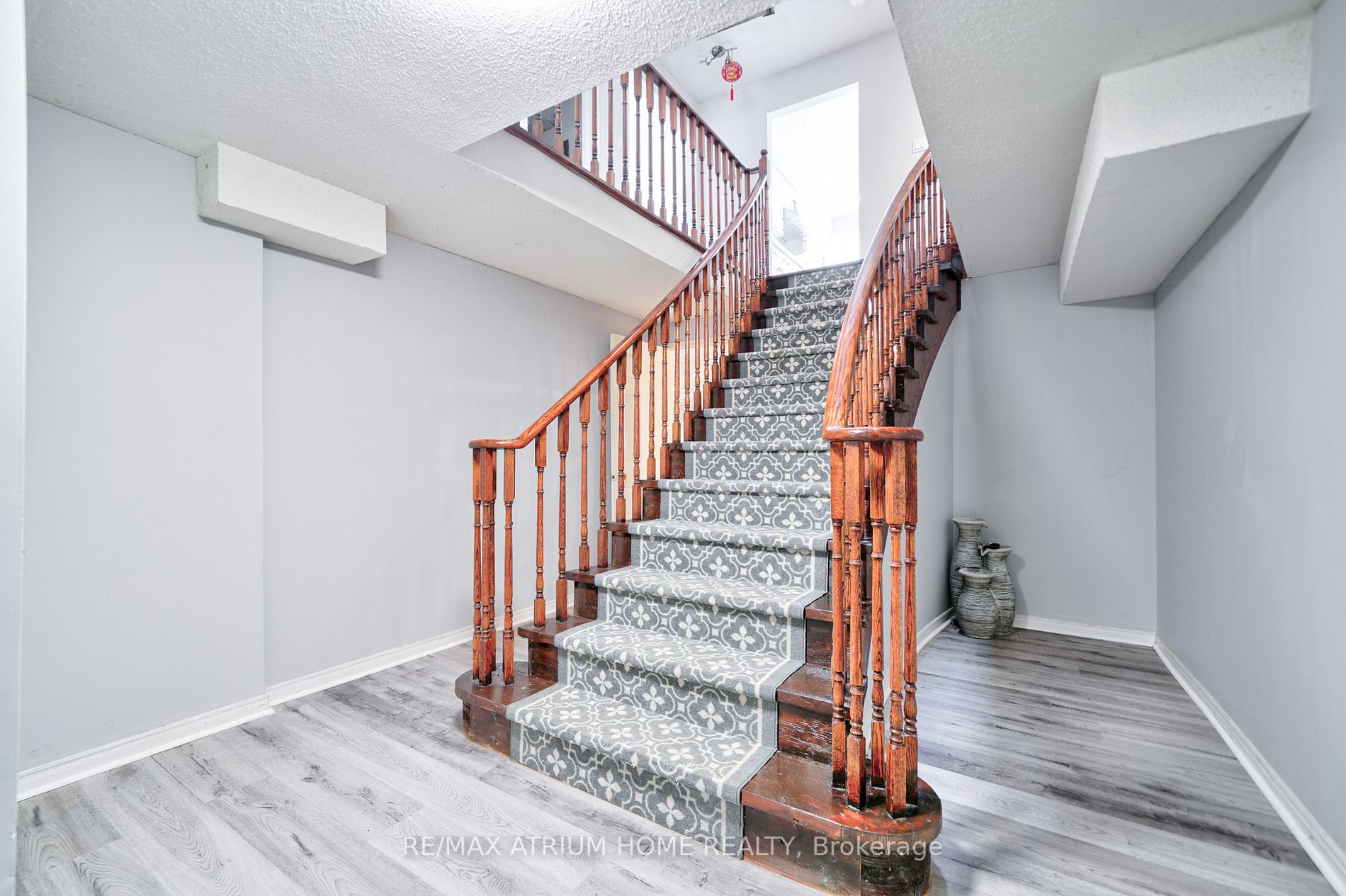 4 Greystone Rd