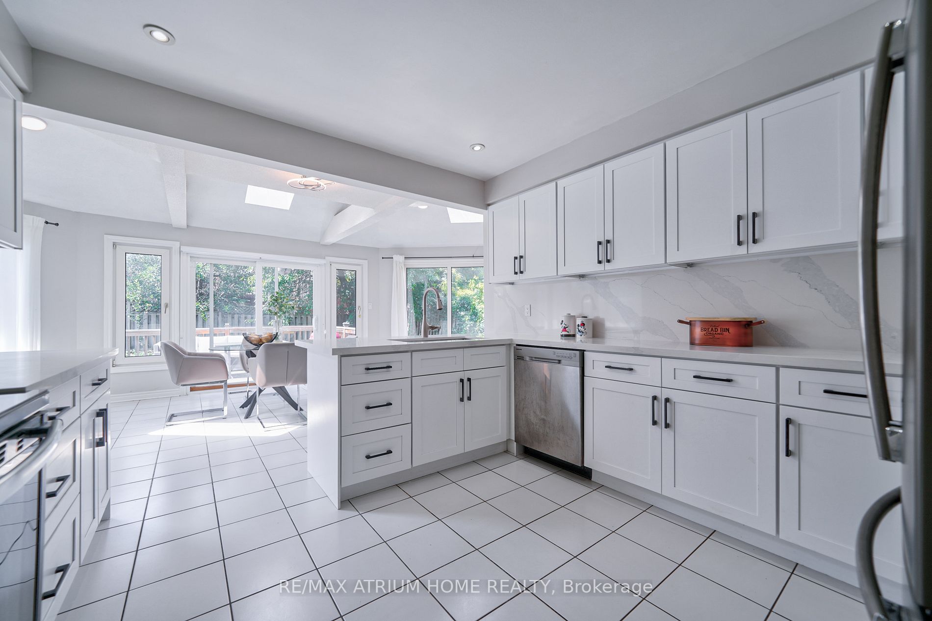 4 Greystone Rd