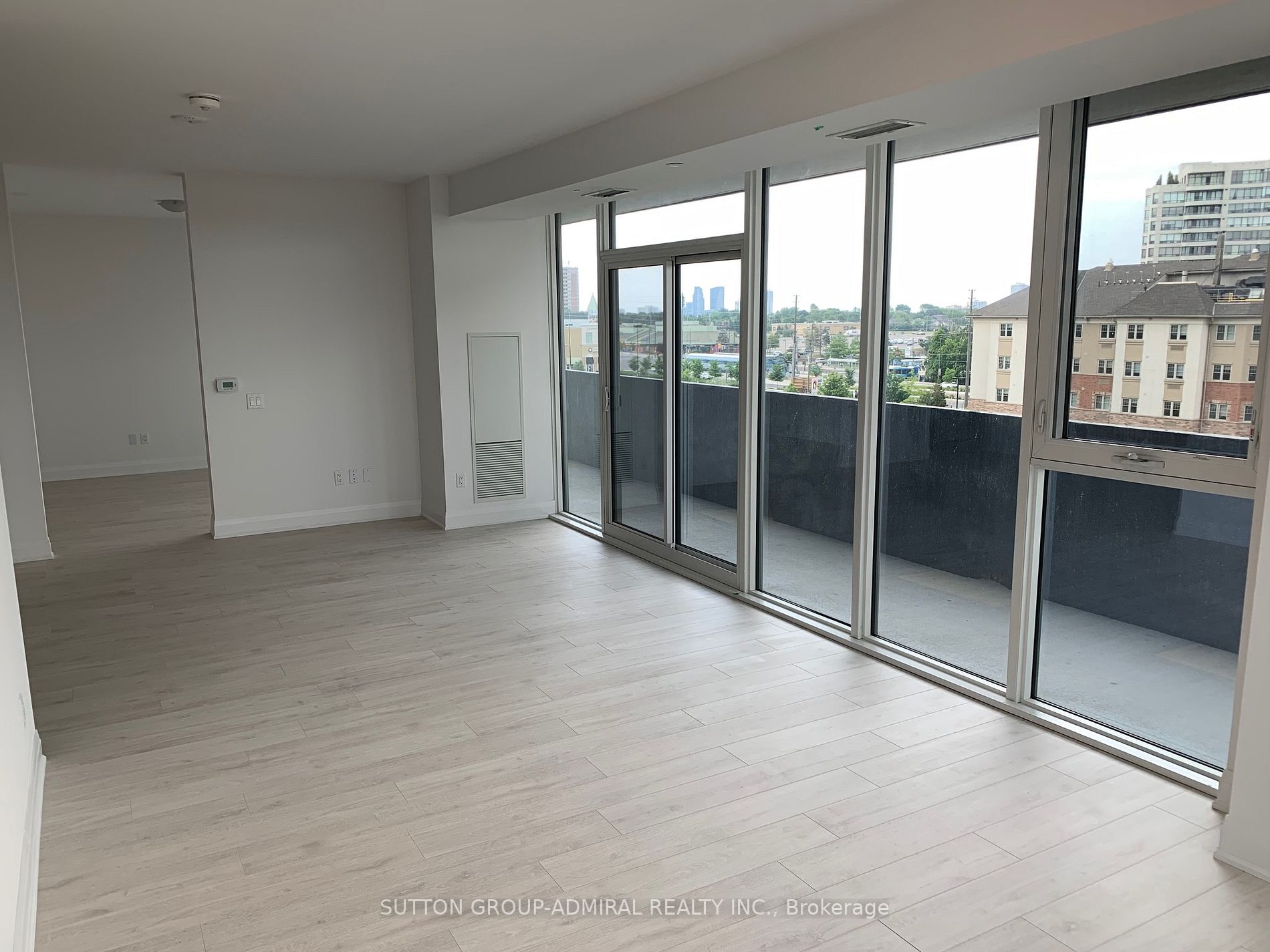 10 Gatineau Dr, #505W