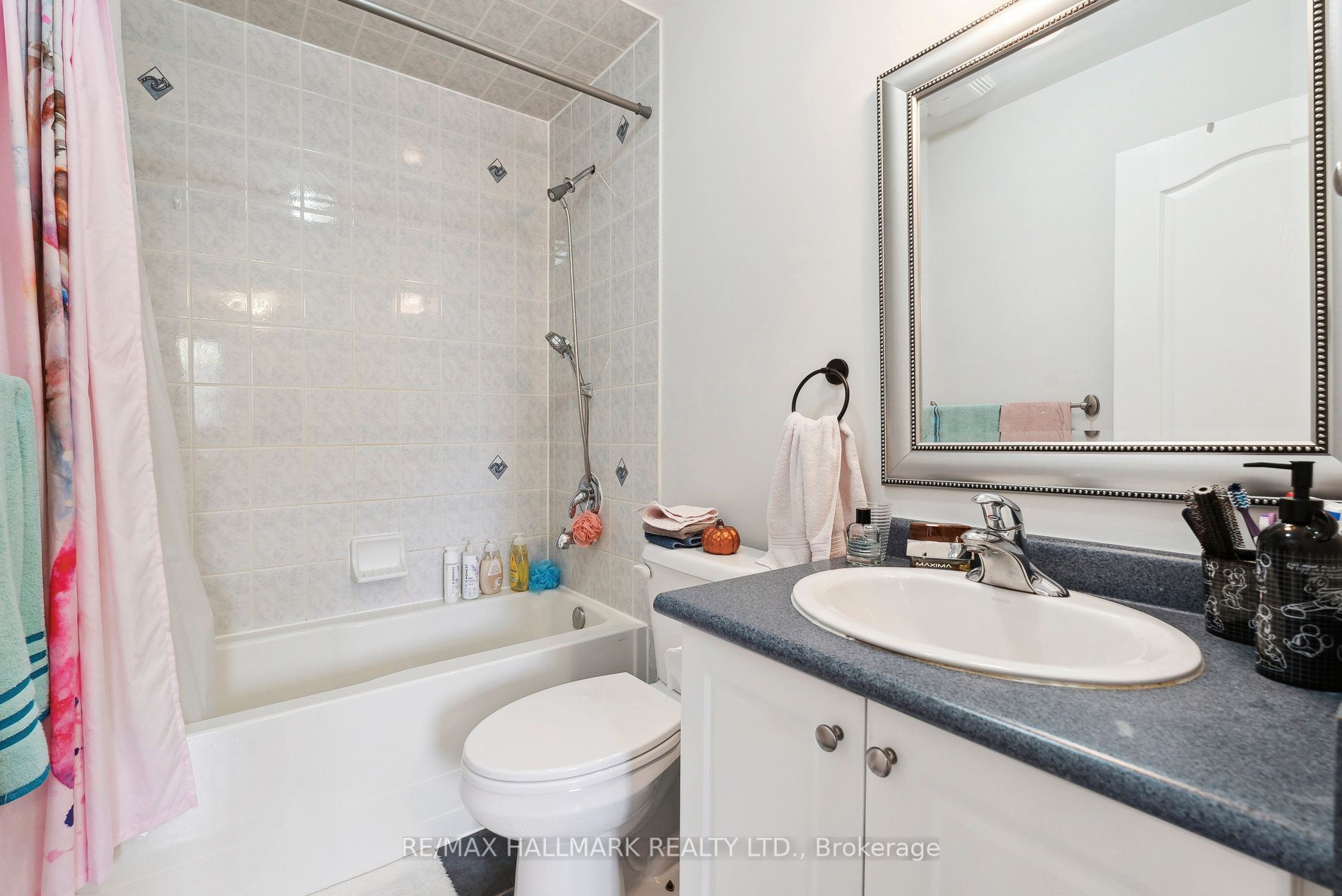 172 Hartford Cres