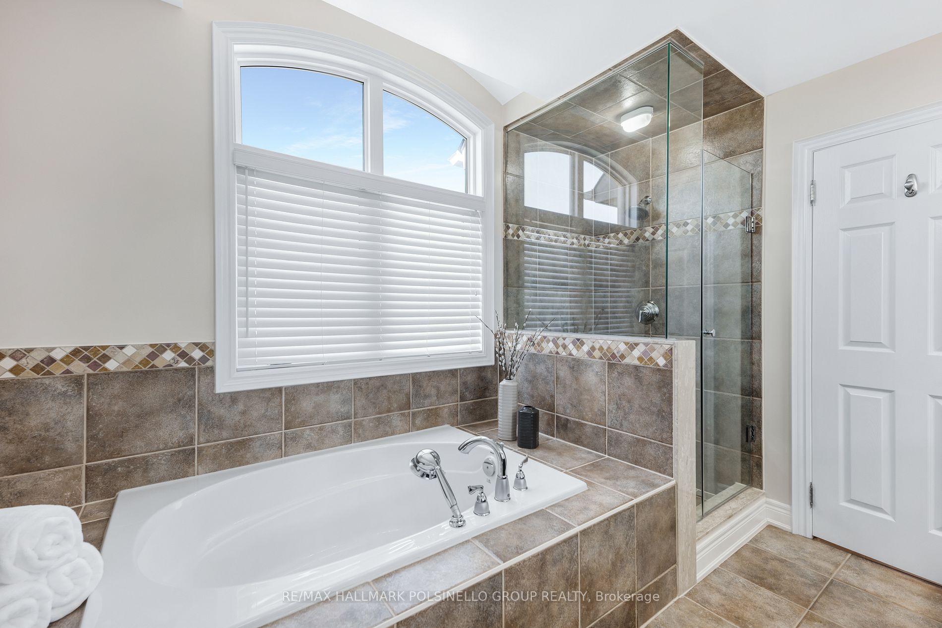 61 Weslock Cres