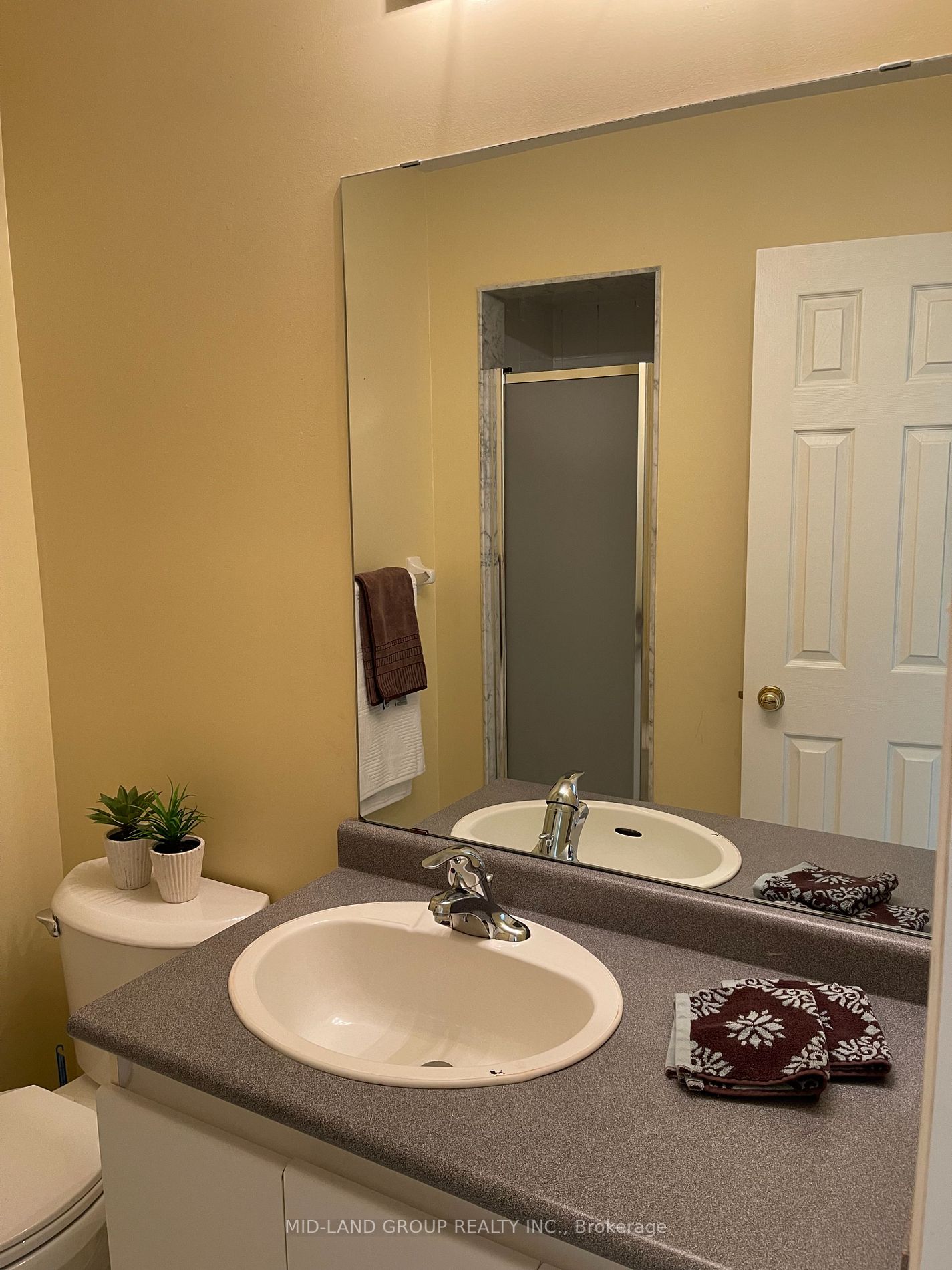 18 Clark Ave W, #31