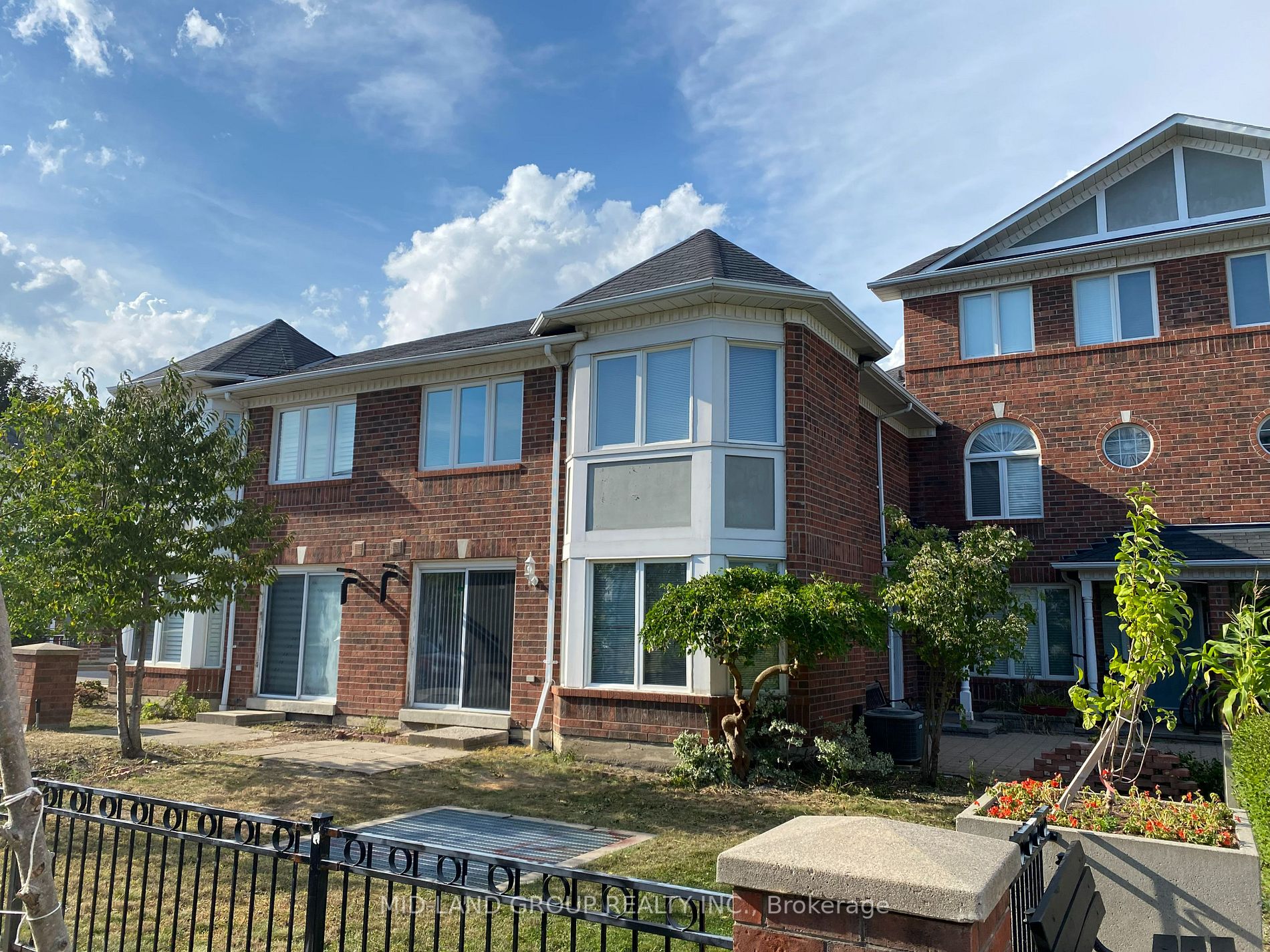 18 Clark Ave W, #31